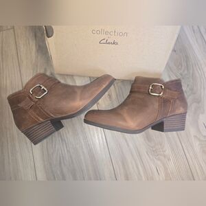 NWT Clarks Women's Rustic Brown Ankle Booties (Adreena)